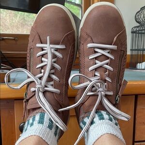 Earth Leather Sneakers in Rich Brown